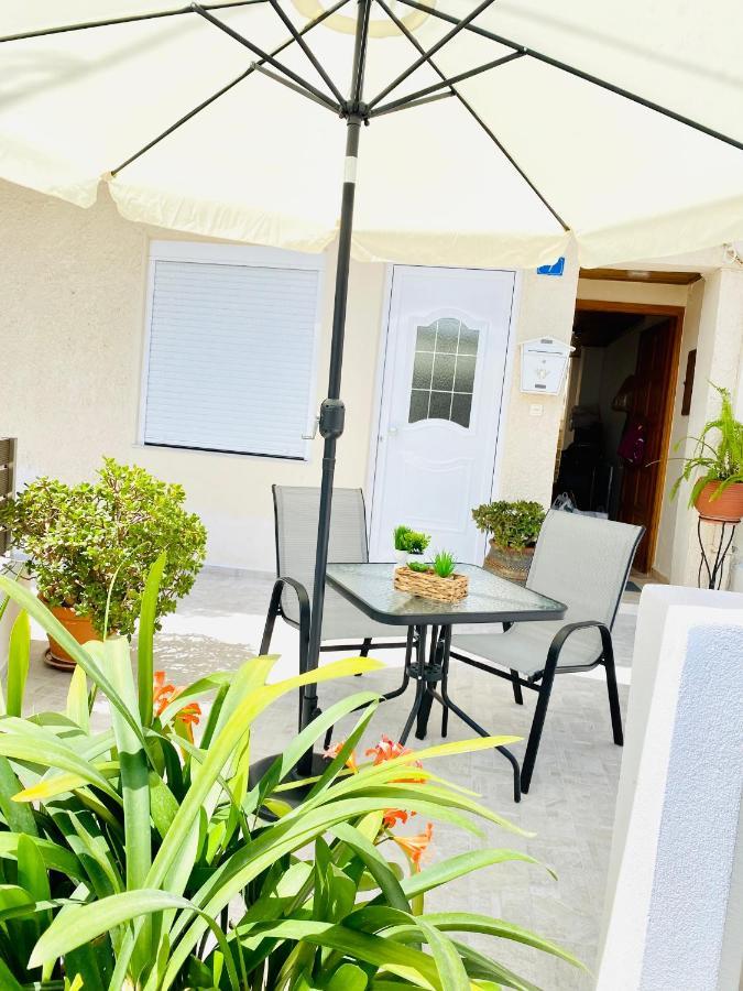 Marietta'S Comfy Apartment Resmo Dış mekan fotoğraf